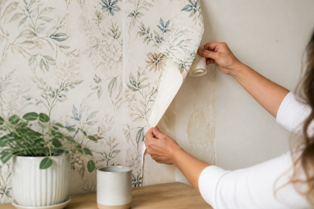 How to Remove Peel and Stick Wallpaper Safely